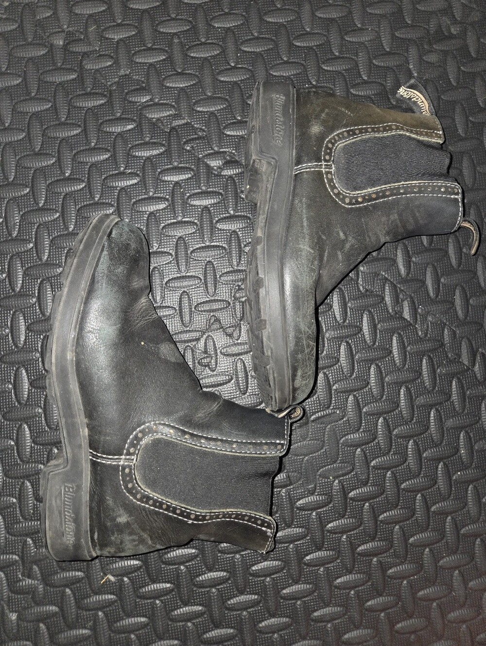 Black Blundstones Size 5aus (8 Womens / 6 Mens )